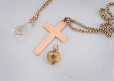 Lot 90 - A 15ct gold heart pendant