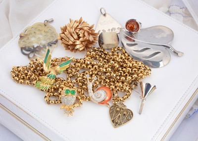 Lot 98 - A small quantity of silver and costume jewellery