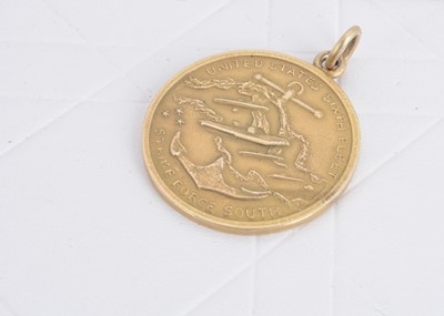 Lot 101 - An American commemorative 10k medallion