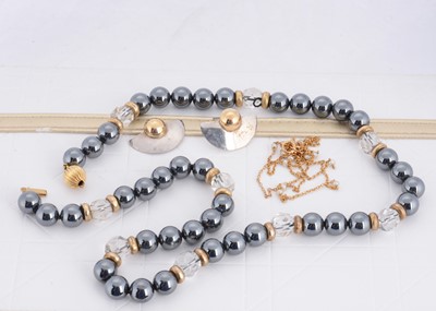 Lot 102 - A 15ct gold and seed pearl necklace