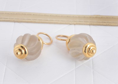 Lot 110 - A pair of continental and frosted glass 18ct gold acorn stylised drops