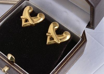 Lot 118 - A pair of Boodles 18ct gold 'Hug' ear studs