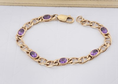 Lot 146 - A 9ct gold oval linked amethyst bracelet