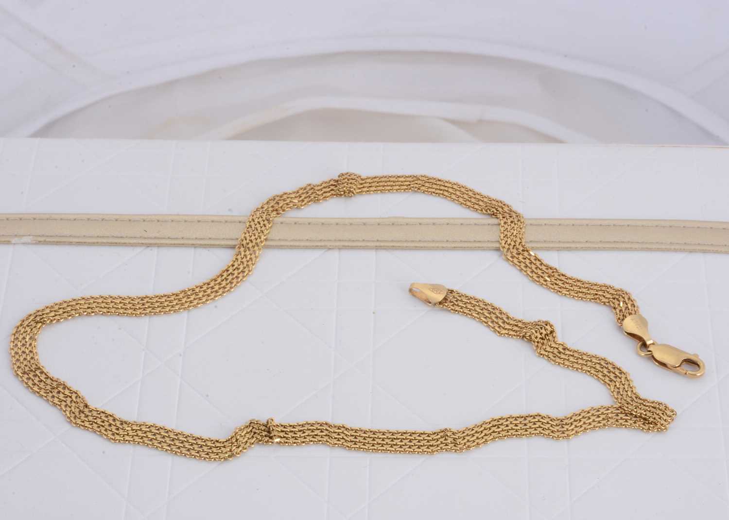 Lot 162 - A continental 750 marked yellow metal Italian mesh necklace