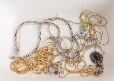 Lot 182 - A collection of silver jewels