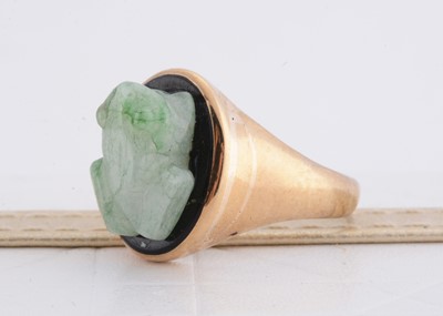 Lot 214 - A 9ct gold Chester hallmarked black onyx signet ring
