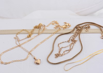 Lot 250 - A collection of 9ct gold chains