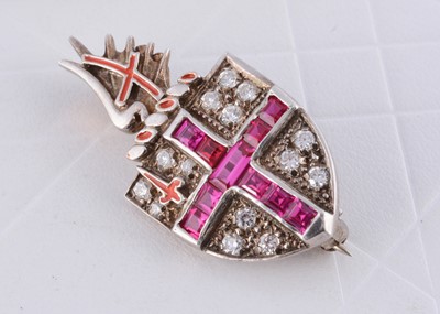 Lot 257 - A silver gem set London City crest brooch