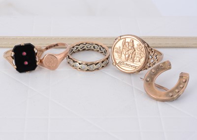 Lot 265 - A lady's St Christopher coin ring