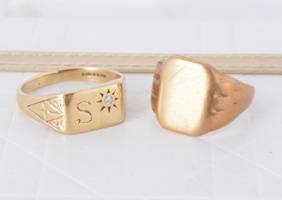 Lot 266 - Two 9ct gold gentleman's signet rings