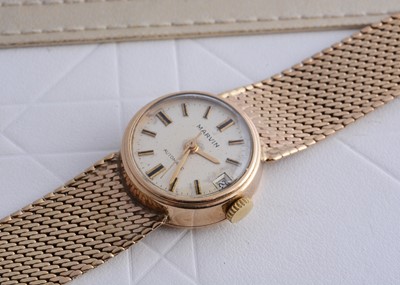 Lot 274 - A 9ct gold lady's Marvin wristwatch