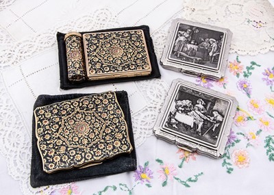 Lot 304 - 1950s Stratton compacts