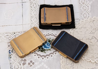 Lot 360 - Three Star or Slab Stratton compacts c1950s