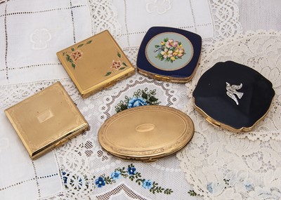 Lot 363 - Five gilt metal Melissa compacts c1950s
