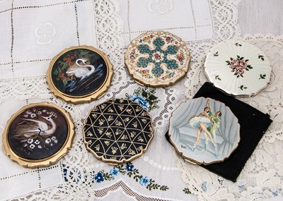 Lot 365 - Six Stratton mid 1960s Princess compacts