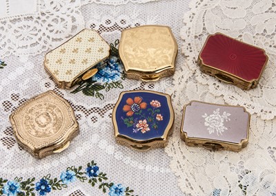 Lot 366 - Six gilt metal Stratton pill boxes