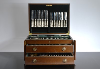 Lot 390 - A good canteen of silver plated kings pattern cutlery for 10 people