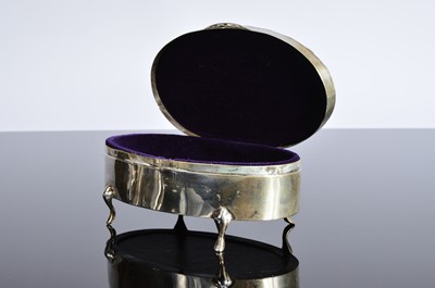 Lot 398 - A George V trinket box