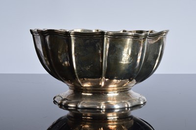 Lot 449 - A George IV silver rose bowl