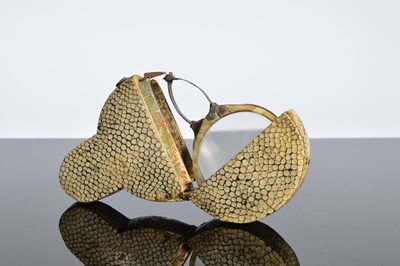 Lot 471 - A 19th century shagreen pince nez case