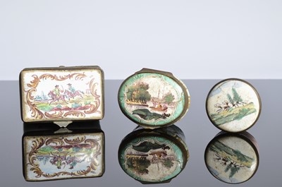 Lot 486 - Three Georgian Bilston enamel patch boxes