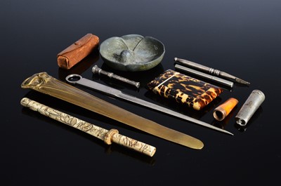 Lot 490 - A collection of interesting desk related and other items