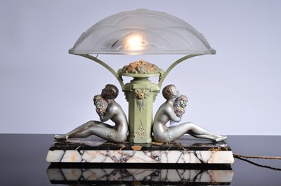 Lot 492 - A nice Art Deco period figural lamp