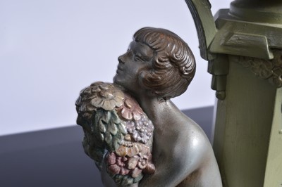 Lot 492 - A nice Art Deco period figural lamp