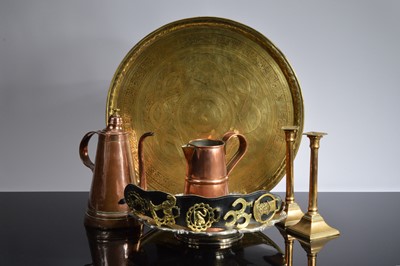 Lot 498 - A group of metal wares
