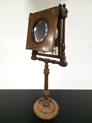 Lot 555 - A Zograscope optical device
