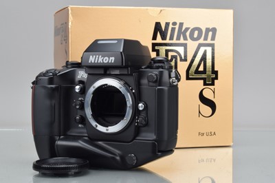 Lot 137 - A Nikon F4s SLR Camera Body