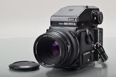 Lot 218 - A Zenza Bronica ERTSi Camera