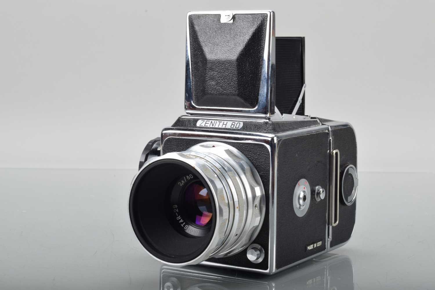 Lot 220 - A Zenith 80 Camera,