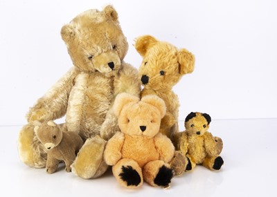Lot 615 - Five post-war Teddy Bears