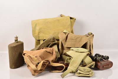 Lot 24 - A collection of WWII items