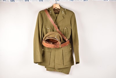 Lot 169 - A Royal Corps of Signal Uniform