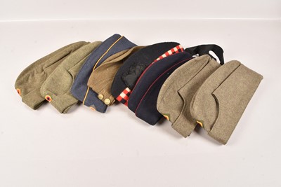 Lot 192 - A collection of Side Caps