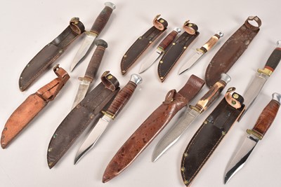 Lot 328 - An assortment of Hunting Knives