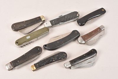 Lot 329 - A group of nine Pocket Knives