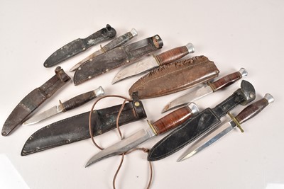 Lot 330 - A group of Hunting Knives
