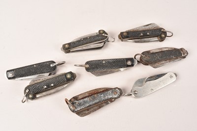 Lot 331 - A group of Military Issue and other Pocket and Jack Knives