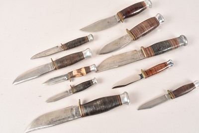 Lot 332 - An assortment of Hunting Knives