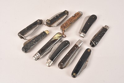 Lot 335 - A Collection of Pocket Knives