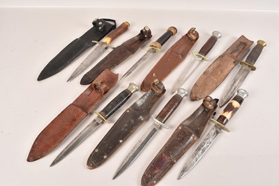 Lot 343 - A selection of Hunting Knives