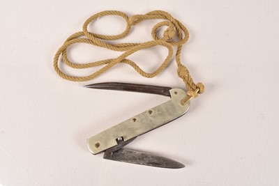Lot 367 - A WWI Canadian Jack Knife by M & D