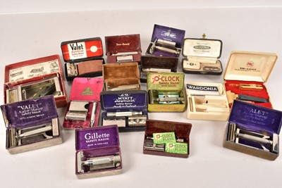 Lot 533 - A collection of vintage Razors