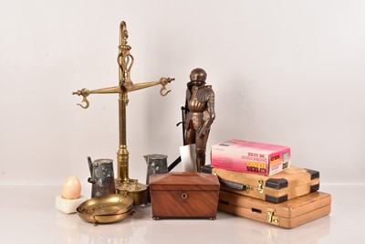Lot 554 - A collection of various items