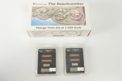 Lot 7 - T Gauge Beachcomber Train Set and Additional Freight Cars (3)