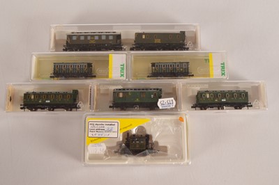 Lot 31 - Minitrix German Glaskasten and Coaching Stock (7)