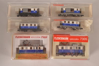 Lot 32 - Fleischmann Piccolo N Gauge Edelweiss Bahn Electric Rack Locomotives and Coaches (6)